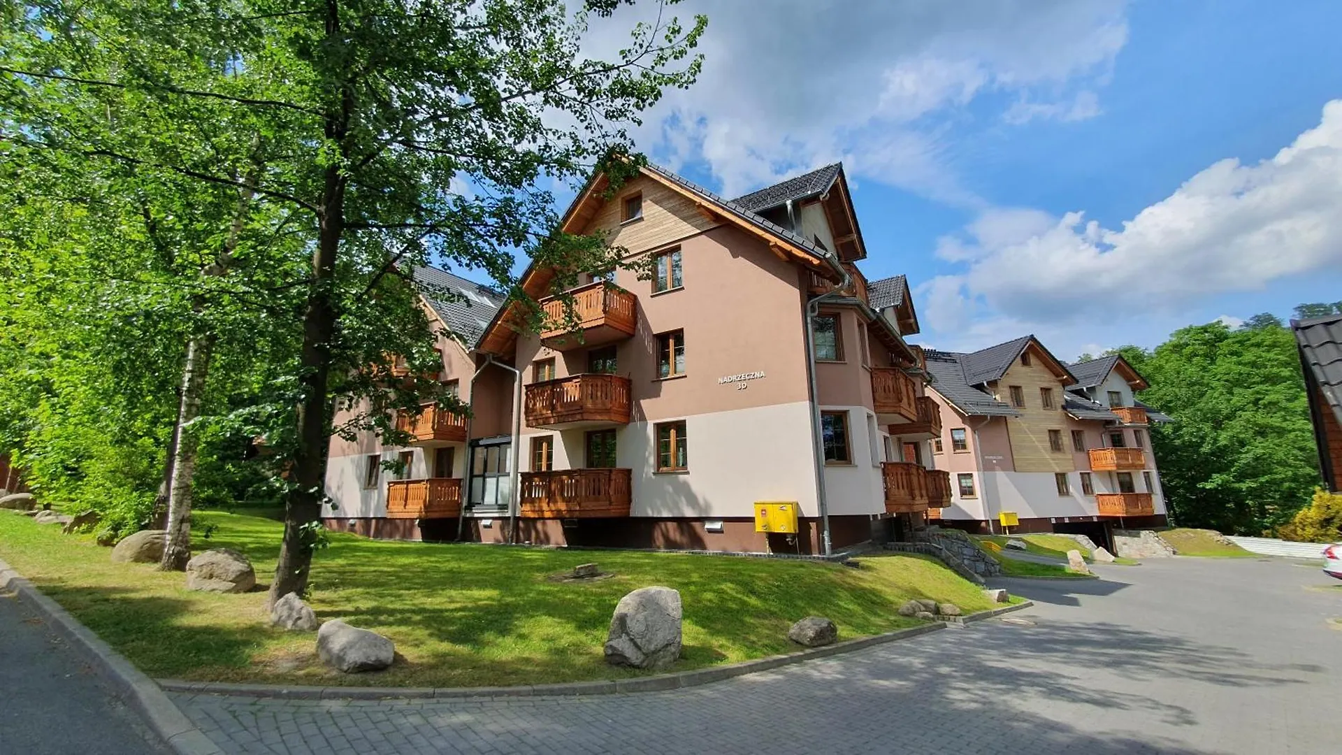 Apartamenty Sun&Fun Rezydencja Parkowa Nadrzeczna 3D I 3E -Blisko Centrum, Dworca Pkp W Otoczeniu Zieleni Karpacz 0*,