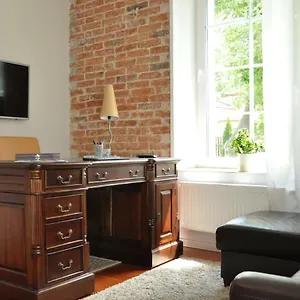 Be Well 3-rooms With Parking And Garden Apartment Warschau